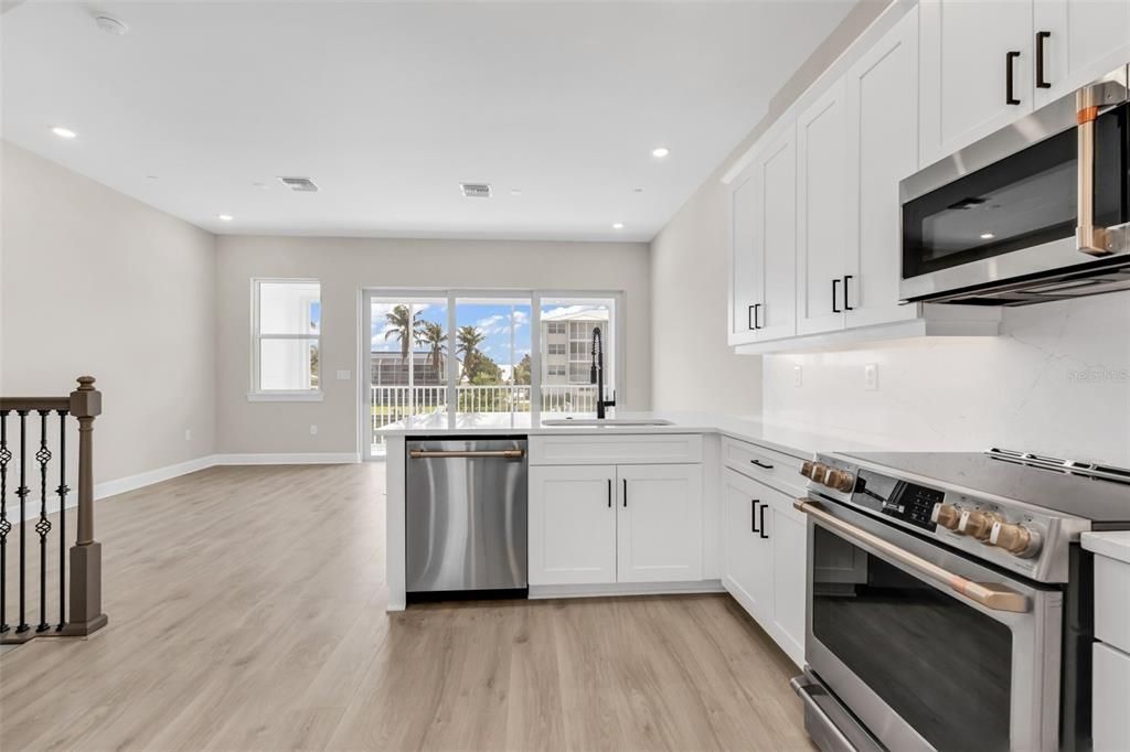 For Sale: $544,000 (4 beds, 3 baths, 1867 Square Feet)