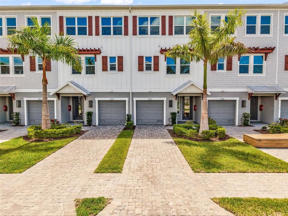 For Sale: $544,000 (4 beds, 3 baths, 1867 Square Feet)