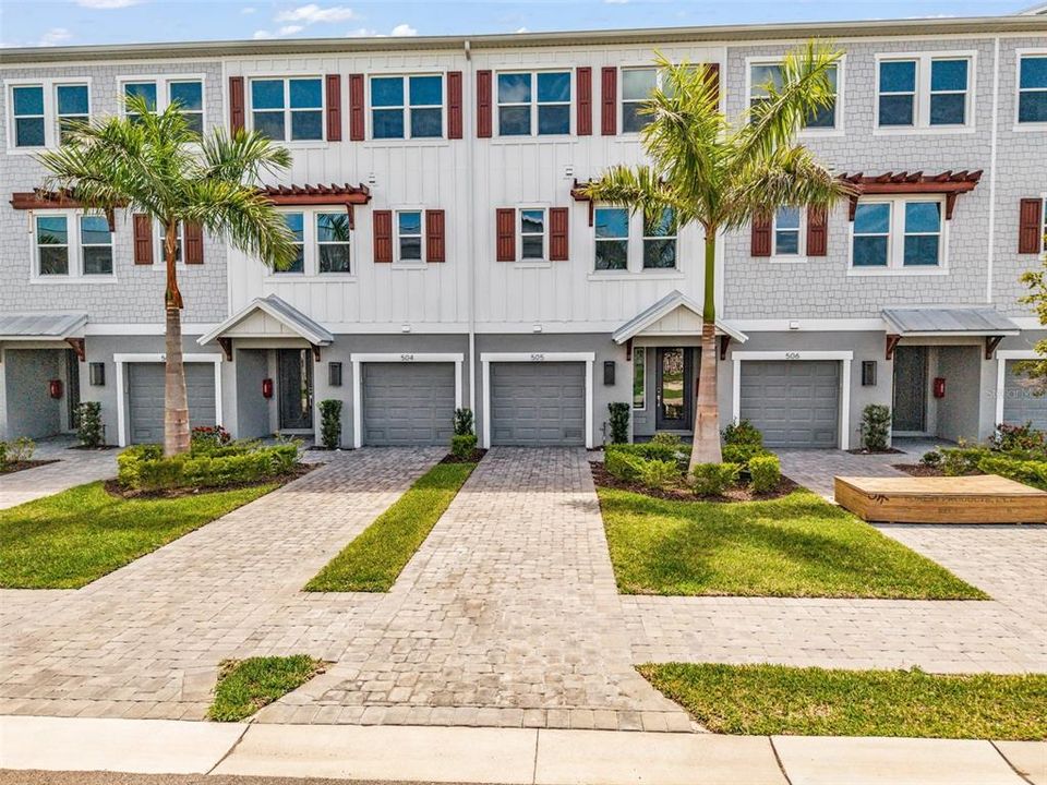 For Sale: $544,000 (4 beds, 3 baths, 1867 Square Feet)
