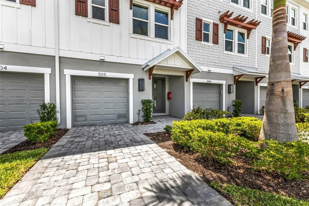 For Sale: $546,000 (4 beds, 3 baths, 1867 Square Feet)