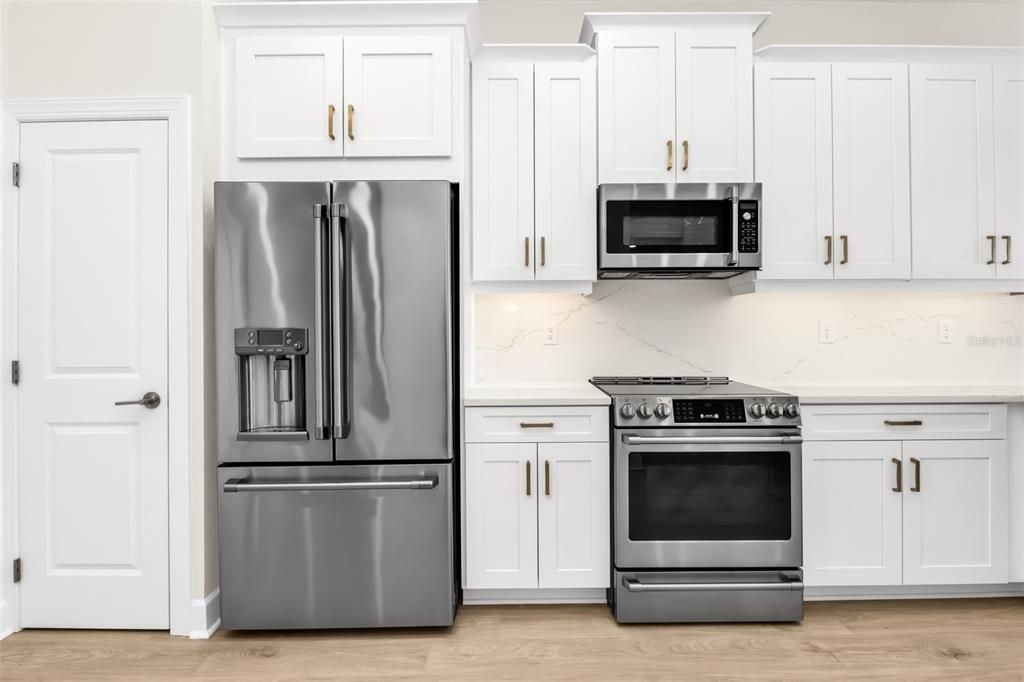 For Sale: $546,000 (4 beds, 3 baths, 1867 Square Feet)