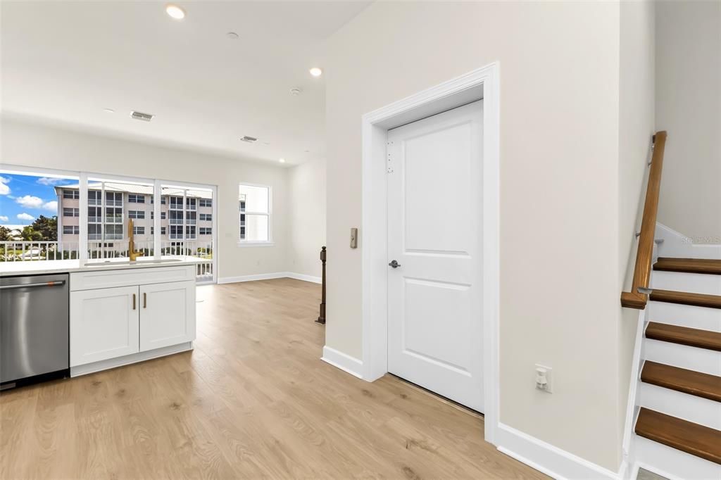 For Sale: $546,000 (4 beds, 3 baths, 1867 Square Feet)