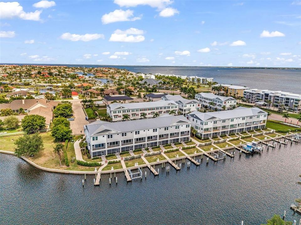 For Sale: $546,000 (4 beds, 3 baths, 1867 Square Feet)