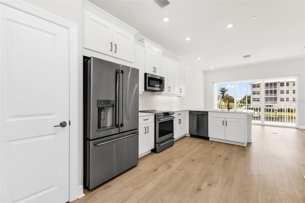 For Sale: $546,000 (4 beds, 3 baths, 1867 Square Feet)