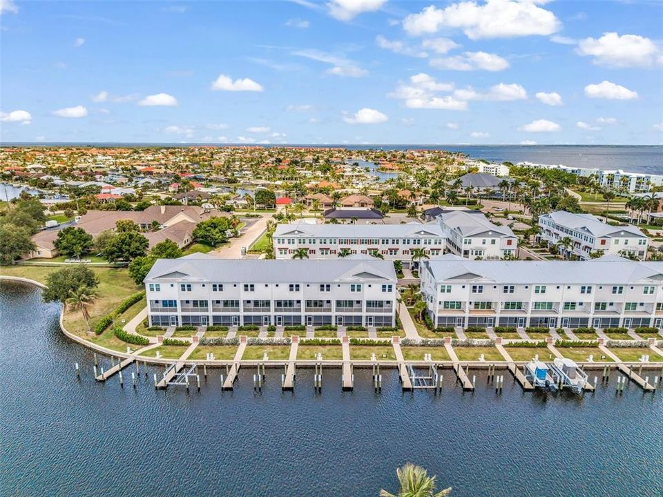For Sale: $546,000 (4 beds, 3 baths, 1867 Square Feet)