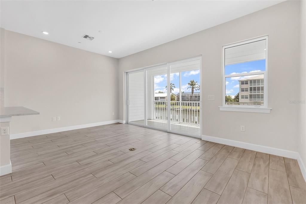 For Sale: $544,000 (4 beds, 3 baths, 1867 Square Feet)