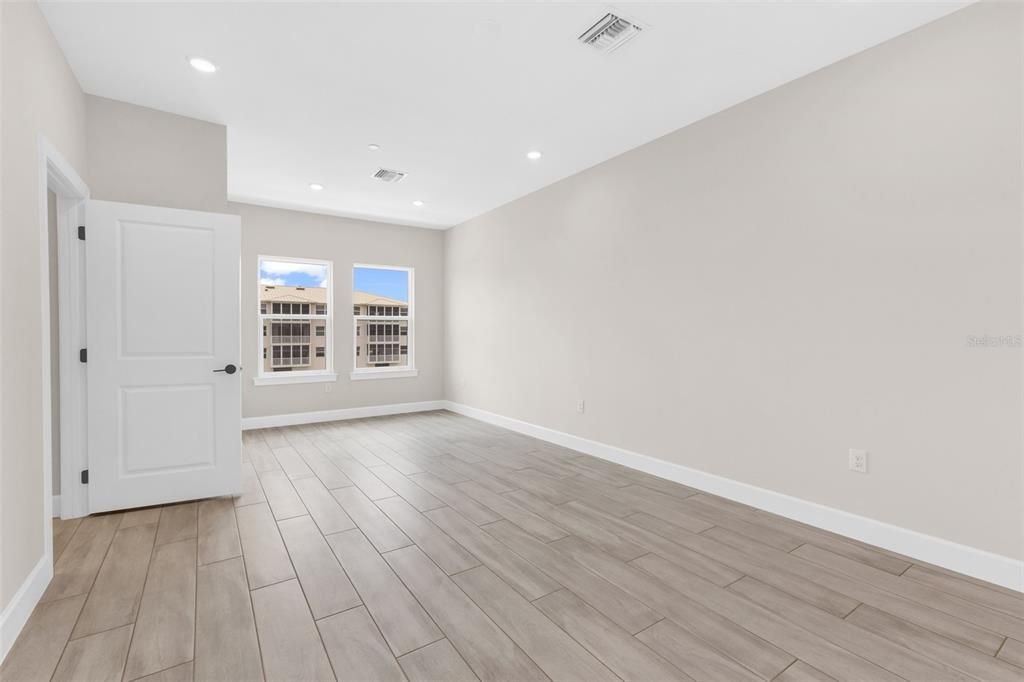For Sale: $544,000 (4 beds, 3 baths, 1867 Square Feet)
