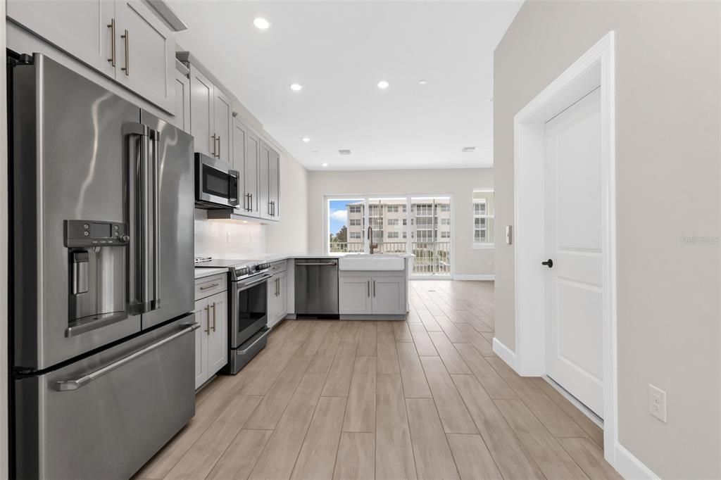 For Sale: $544,000 (4 beds, 3 baths, 1867 Square Feet)