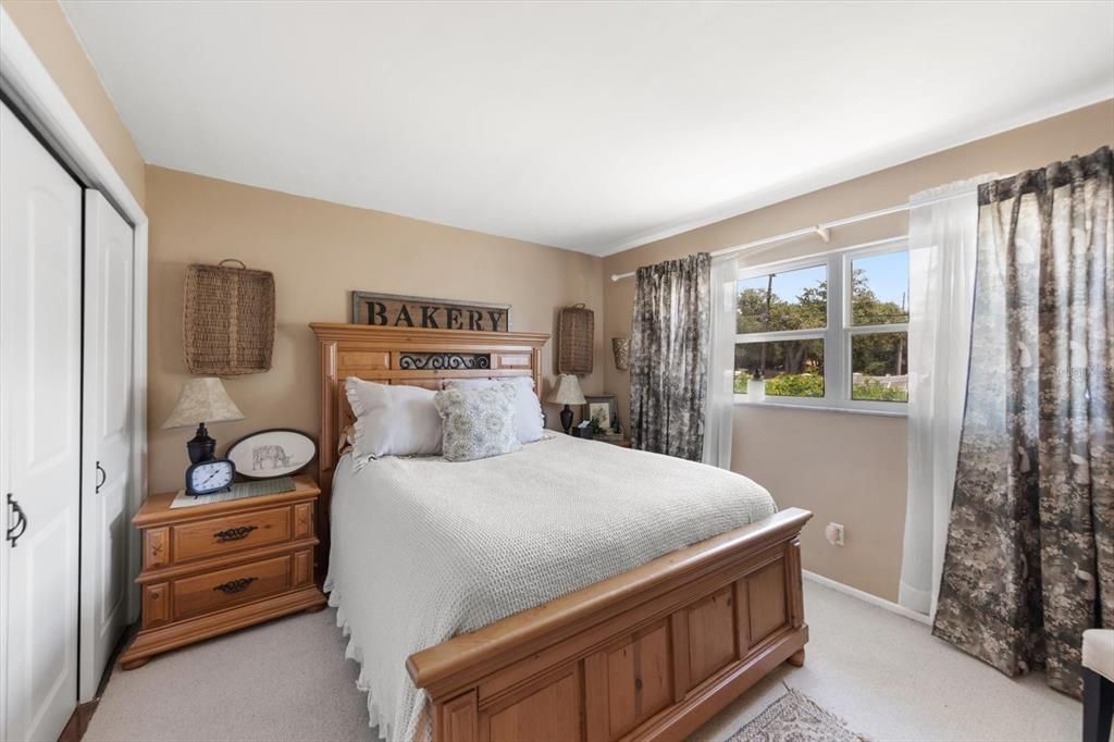 Active With Contract: $539,000 (2 beds, 2 baths, 1883 Square Feet)