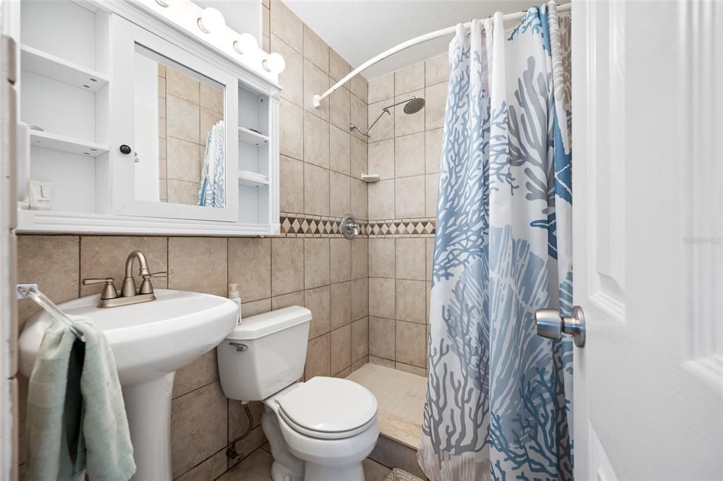 На продажу: $439,000 (4 спален, 2 ванн, 1540 Квадратных фут)