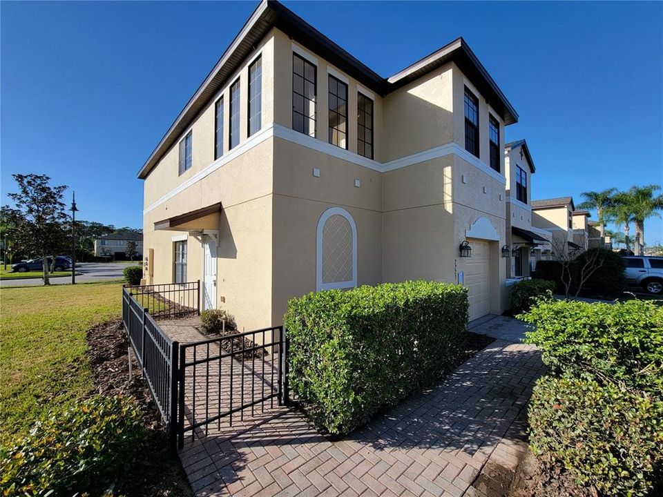 For Rent: $1,950 (3 beds, 2 baths, 1764 Square Feet)