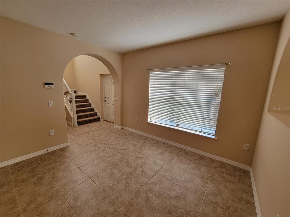 For Rent: $1,950 (3 beds, 2 baths, 1764 Square Feet)