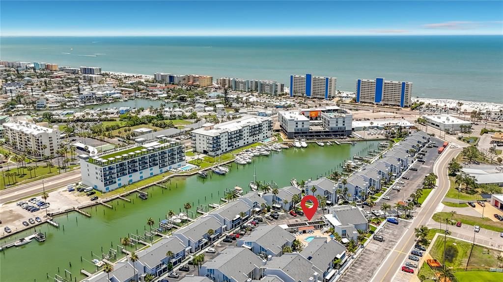 For Sale: $299,000 (1 beds, 1 baths, 600 Square Feet)