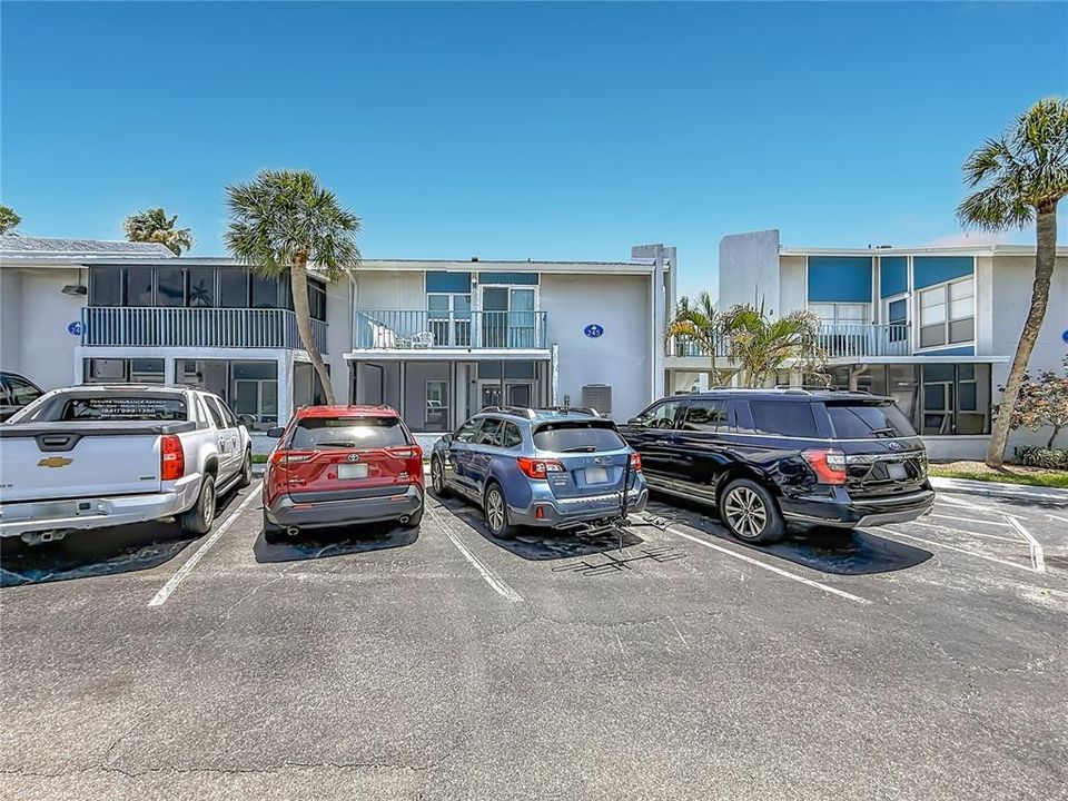 For Sale: $299,000 (1 beds, 1 baths, 600 Square Feet)