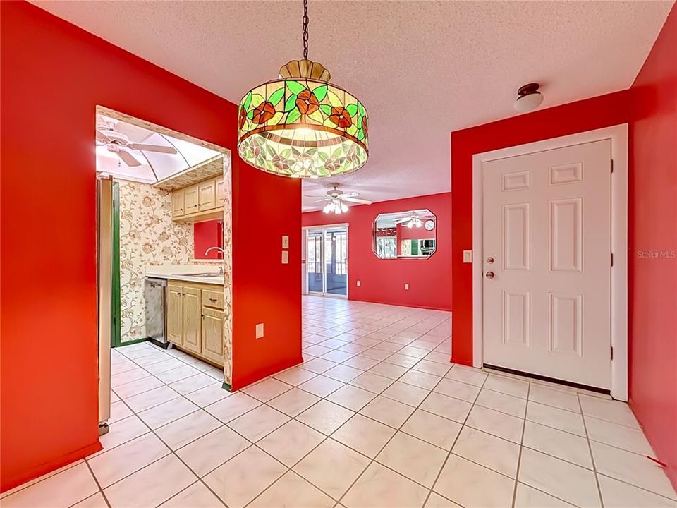 For Sale: $299,000 (1 beds, 1 baths, 600 Square Feet)