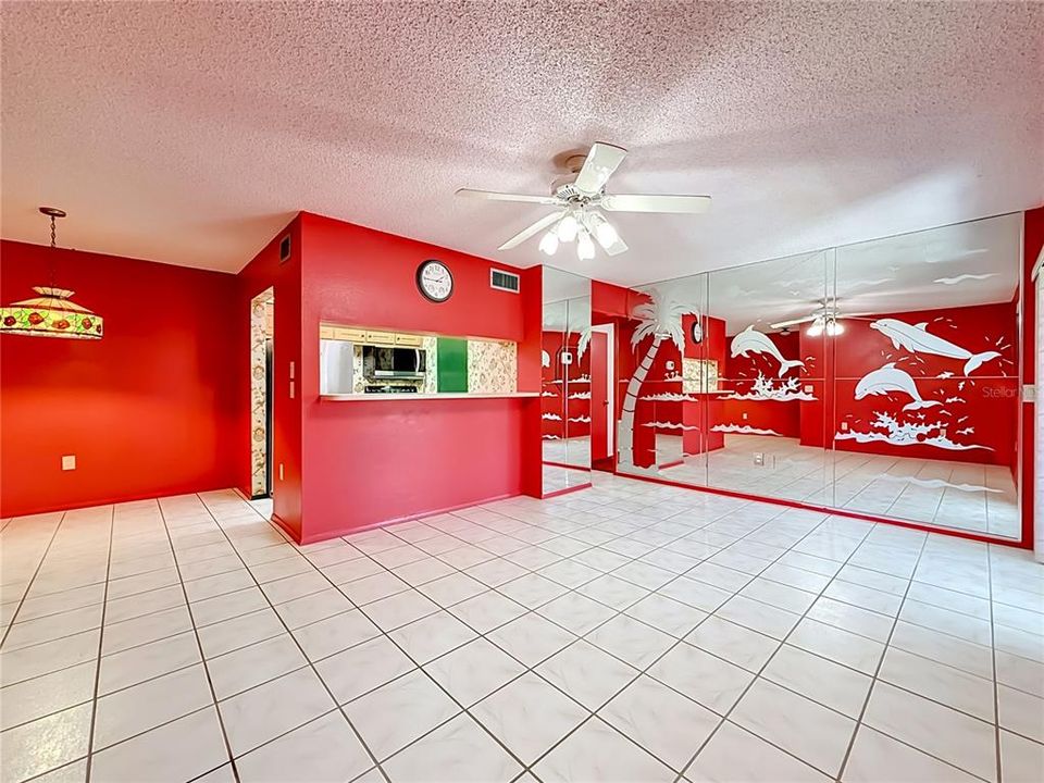 For Sale: $299,000 (1 beds, 1 baths, 600 Square Feet)