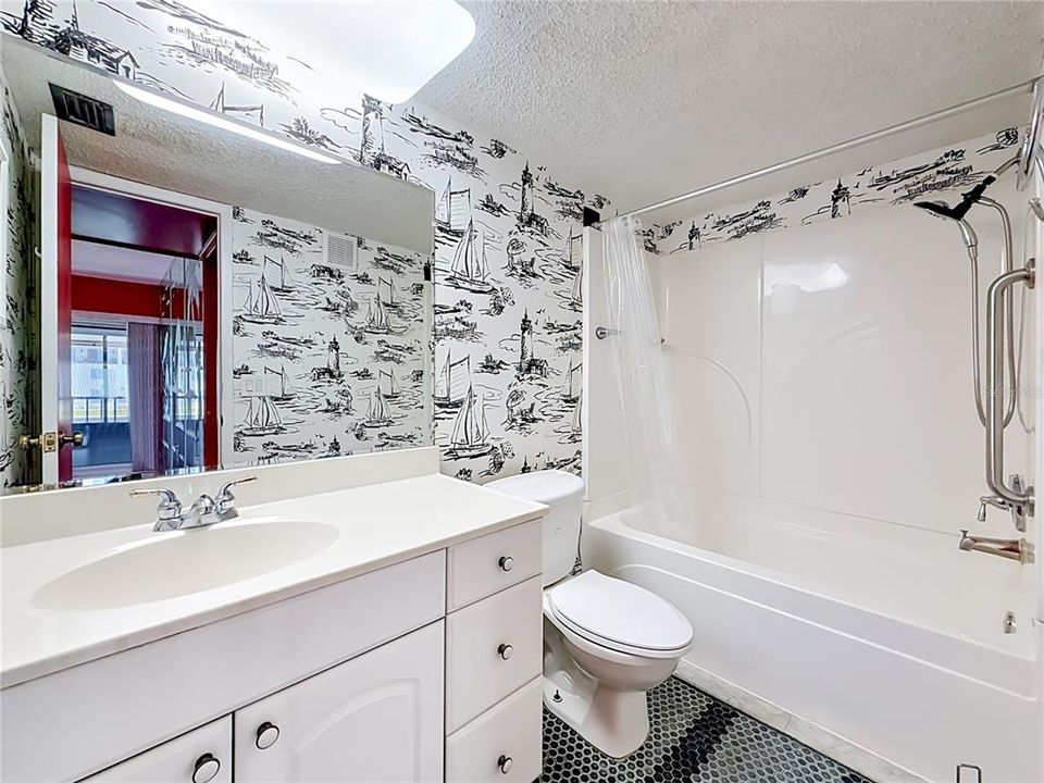 For Sale: $299,000 (1 beds, 1 baths, 600 Square Feet)