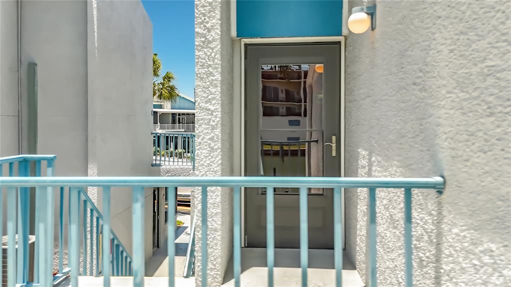 For Sale: $299,000 (1 beds, 1 baths, 600 Square Feet)