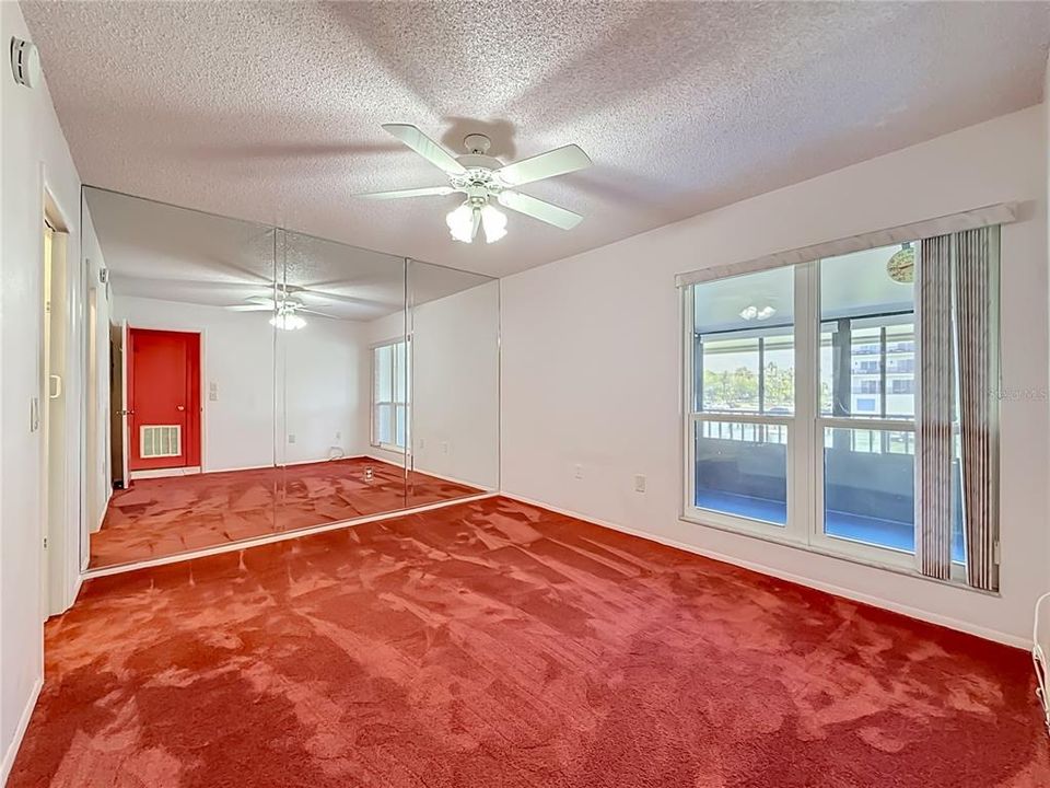 For Sale: $299,000 (1 beds, 1 baths, 600 Square Feet)