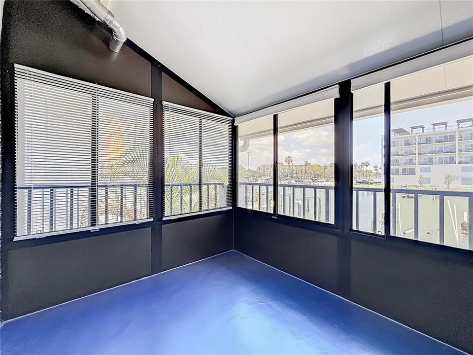 For Sale: $299,000 (1 beds, 1 baths, 600 Square Feet)