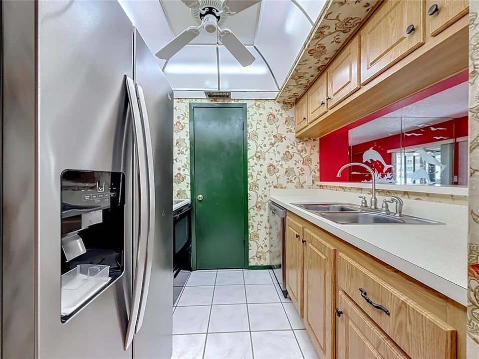 For Sale: $299,000 (1 beds, 1 baths, 600 Square Feet)