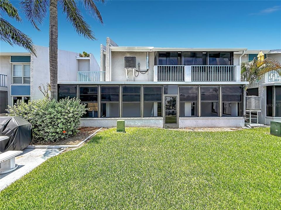 For Sale: $299,000 (1 beds, 1 baths, 600 Square Feet)