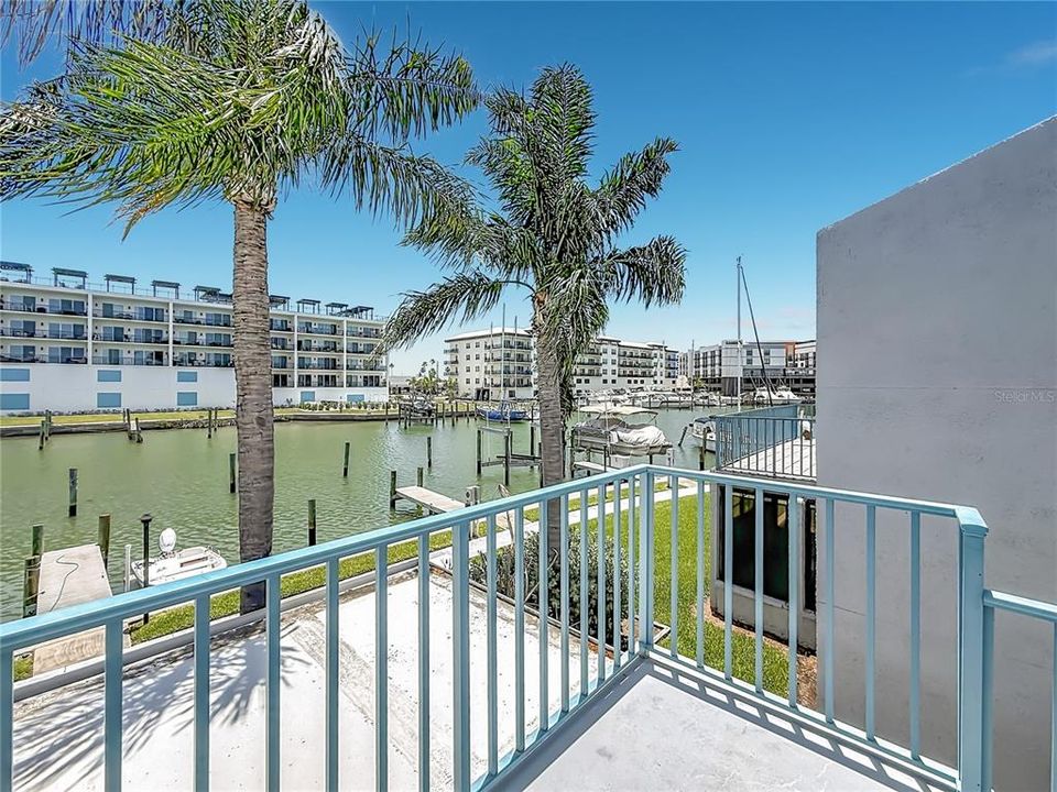 For Sale: $299,000 (1 beds, 1 baths, 600 Square Feet)