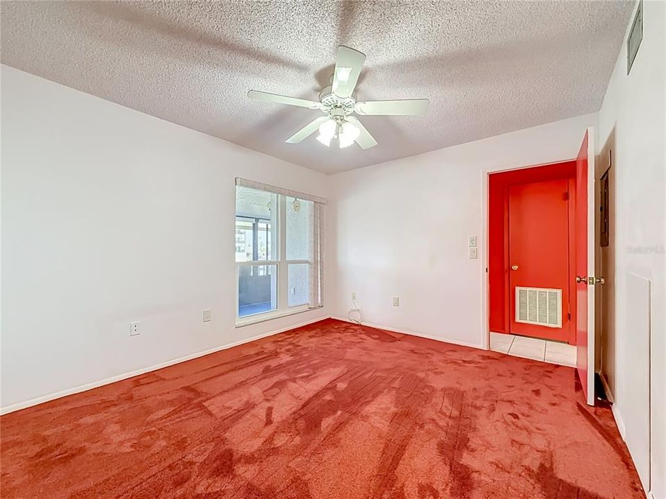 For Sale: $299,000 (1 beds, 1 baths, 600 Square Feet)