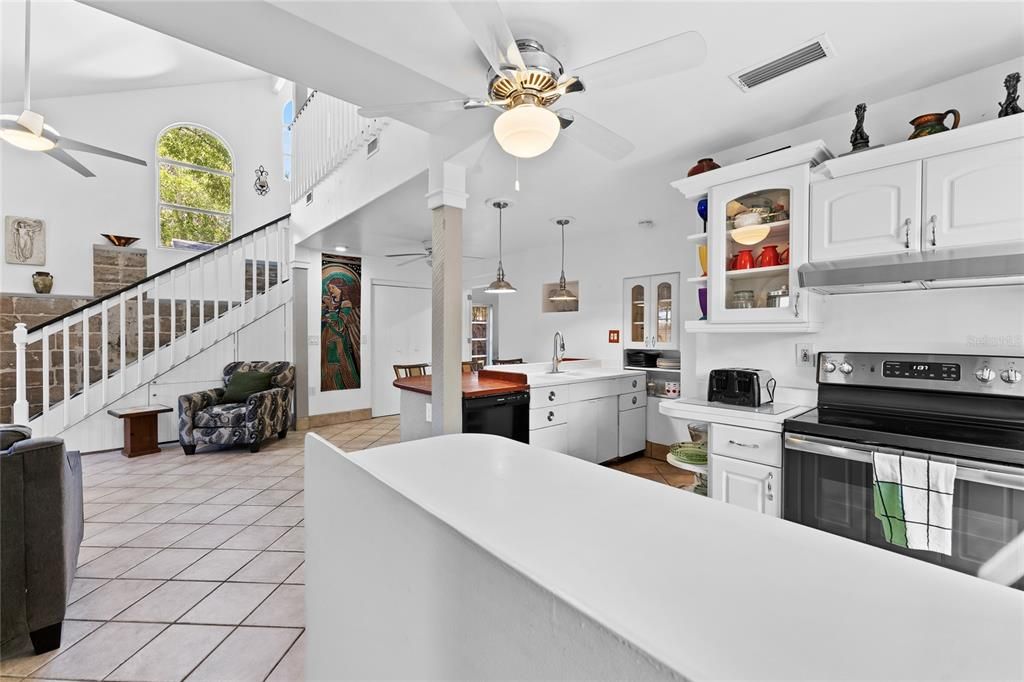 For Rent: $3,500 (3 beds, 2 baths, 1760 Square Feet)