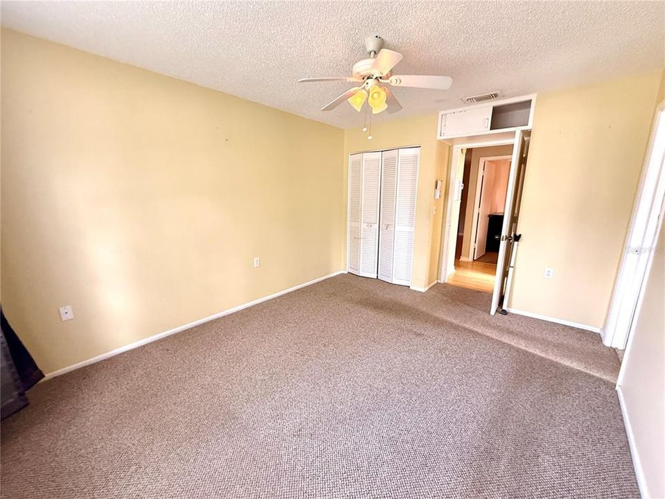 For Sale: $215,000 (2 beds, 2 baths, 1112 Square Feet)