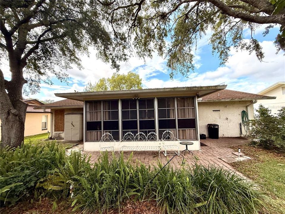 For Sale: $215,000 (2 beds, 2 baths, 1112 Square Feet)