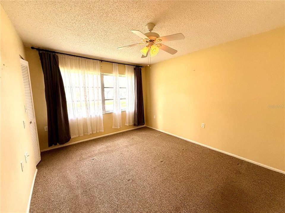 For Sale: $215,000 (2 beds, 2 baths, 1112 Square Feet)