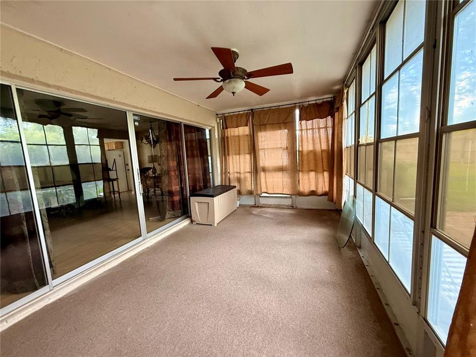 For Sale: $215,000 (2 beds, 2 baths, 1112 Square Feet)