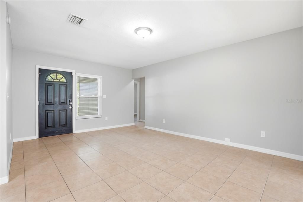 For Sale: $325,000 (3 beds, 2 baths, 1368 Square Feet)