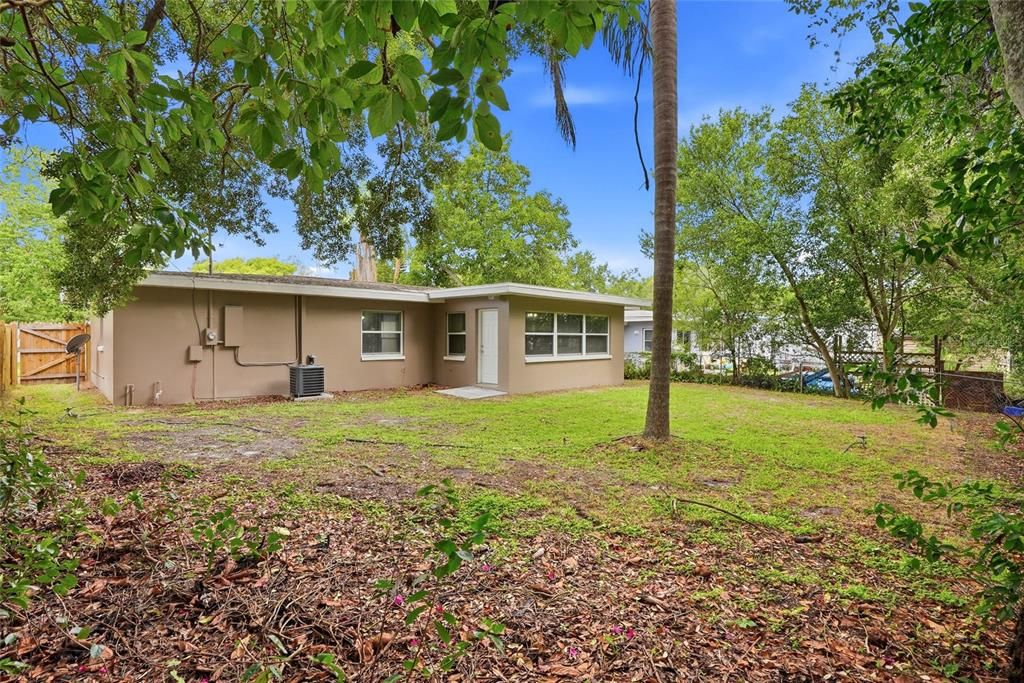 For Sale: $325,000 (3 beds, 2 baths, 1368 Square Feet)