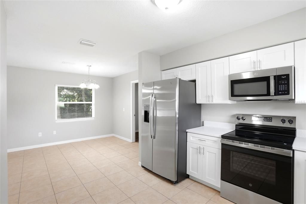 For Sale: $325,000 (3 beds, 2 baths, 1368 Square Feet)