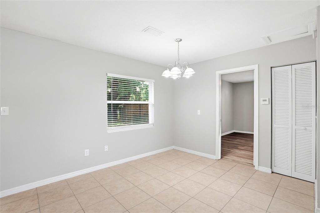 For Sale: $325,000 (3 beds, 2 baths, 1368 Square Feet)