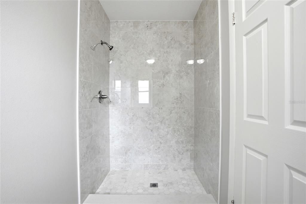 For Sale: $325,000 (3 beds, 2 baths, 1368 Square Feet)