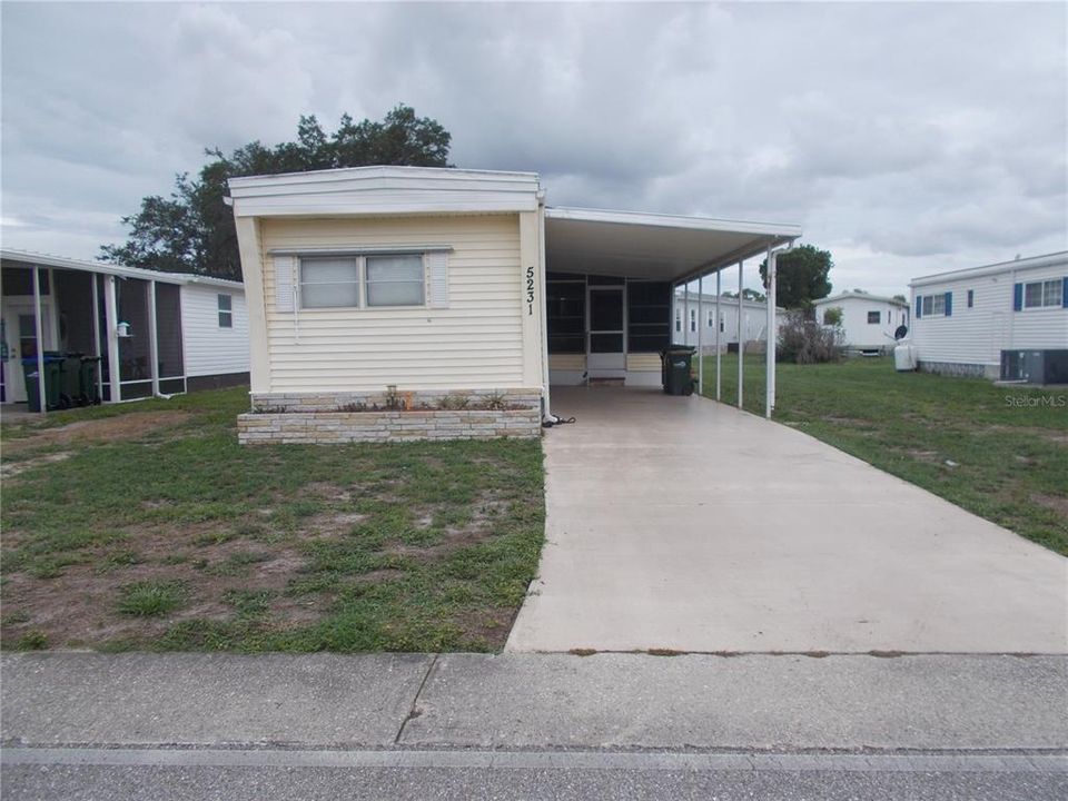 For Sale: $63,900 (2 beds, 2 baths, 731 Square Feet)