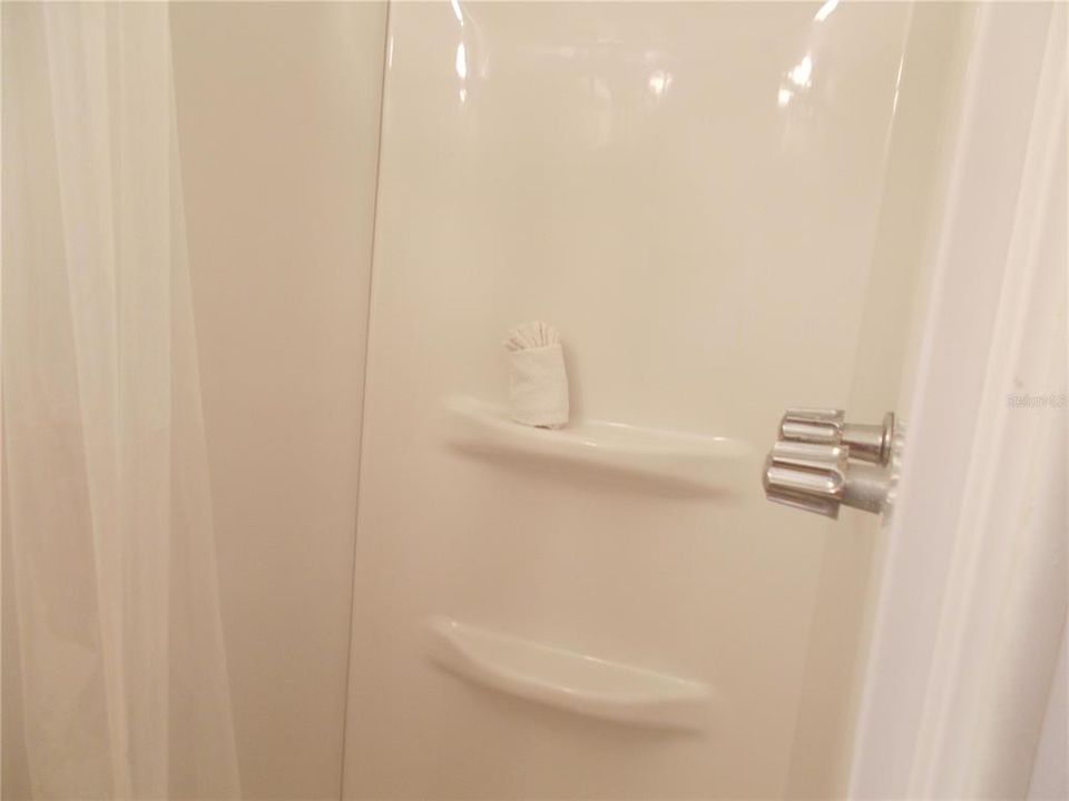 For Sale: $63,900 (2 beds, 2 baths, 731 Square Feet)
