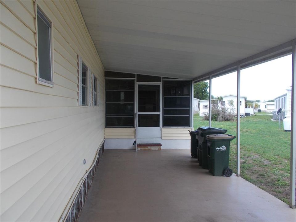 For Sale: $63,900 (2 beds, 2 baths, 731 Square Feet)