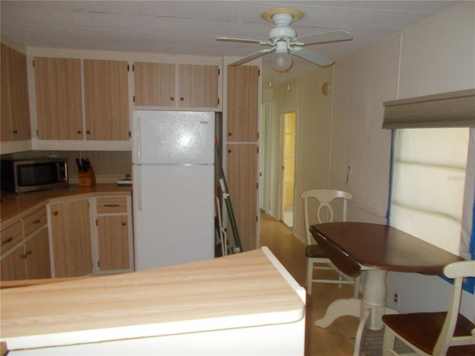 For Sale: $63,900 (2 beds, 2 baths, 731 Square Feet)