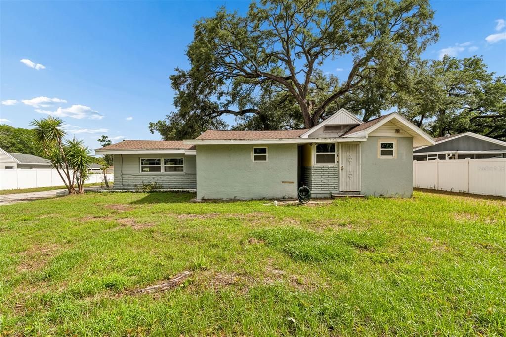 For Sale: $399,999 (2 beds, 2 baths, 1506 Square Feet)