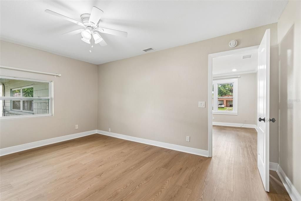 For Sale: $399,999 (2 beds, 2 baths, 1506 Square Feet)