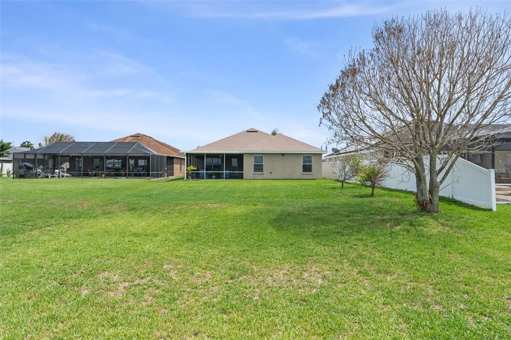Activo con contrato: $399,900 (3 camas, 2 baños, 1998 Pies cuadrados)