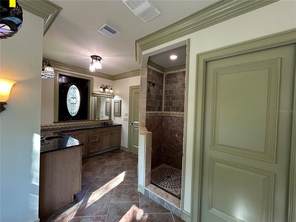 : $799,000 (3 спален, 2 ванн, 3031 Квадратных фут)