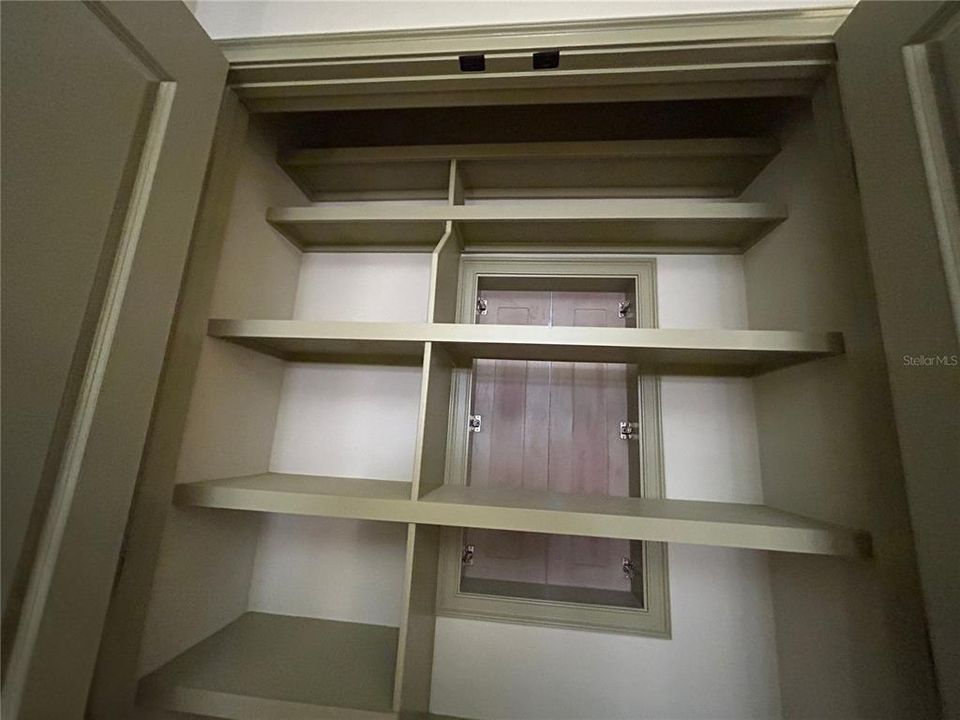 : $799,000 (3 спален, 2 ванн, 3031 Квадратных фут)