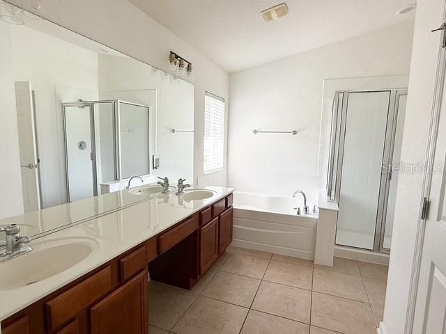 For Sale: $412,000 (3 beds, 2 baths, 1564 Square Feet)