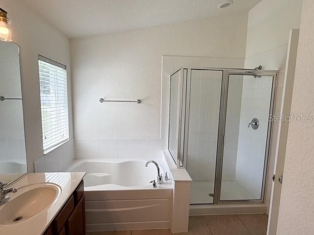 For Sale: $412,000 (3 beds, 2 baths, 1564 Square Feet)