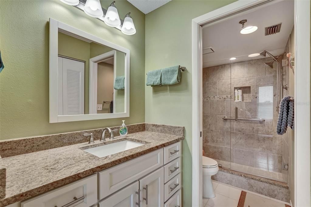 For Sale: $240,000 (2 beds, 2 baths, 1376 Square Feet)